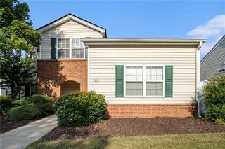 139 W Oaks Place, Woodstock, GA 30188