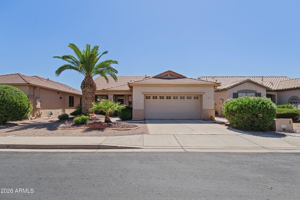 18061 W FAIRWAY Drive, Surprise, AZ 85374 — exterior