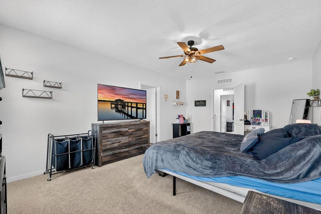 Image 17 of property listing at 1809 MYRTLEBROOKE DRIVE, Edgewater, FL 32141