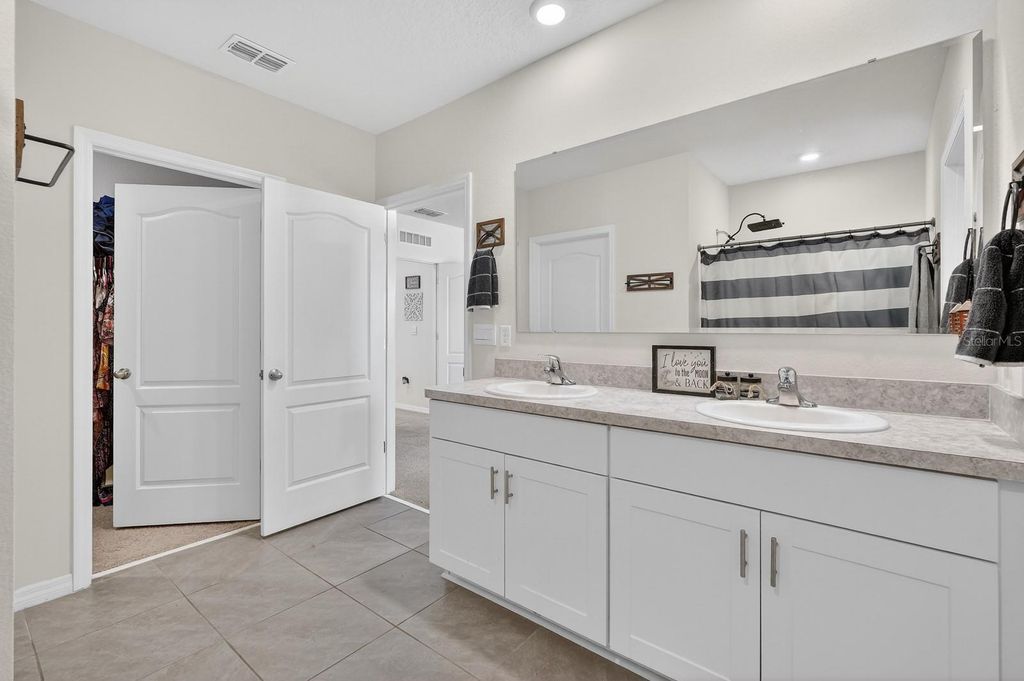 Image 19 of property listing at 1809 MYRTLEBROOKE DRIVE, Edgewater, FL 32141