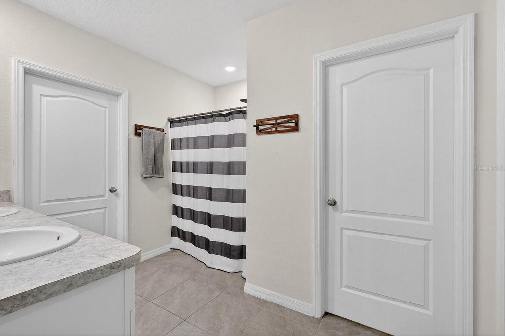 Image 20 of property listing at 1809 MYRTLEBROOKE DRIVE, Edgewater, FL 32141