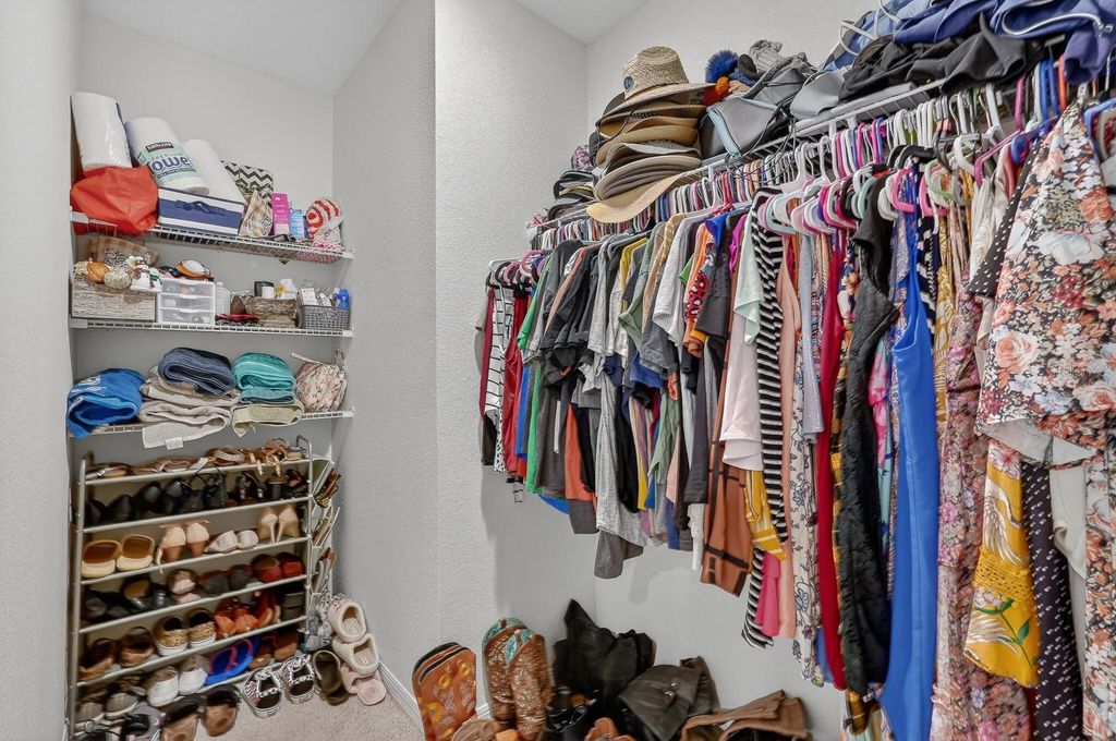 Image 21 of property listing at 1809 MYRTLEBROOKE DRIVE, Edgewater, FL 32141