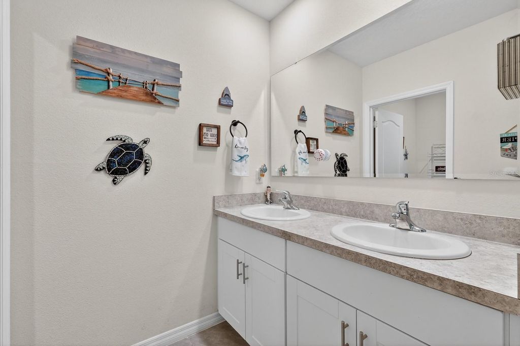 Image 31 of property listing at 1809 MYRTLEBROOKE DRIVE, Edgewater, FL 32141