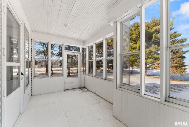 9629 N 1000th Avenue, Cambridge, IL 61238