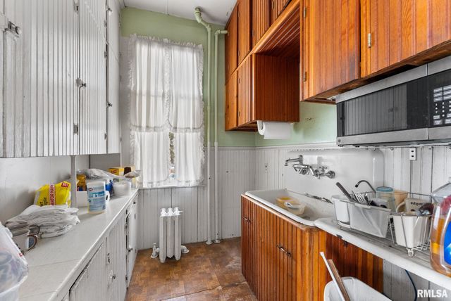 9629 N 1000th Avenue, Cambridge, IL 61238