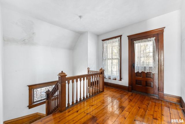 9629 N 1000th Avenue, Cambridge, IL 61238