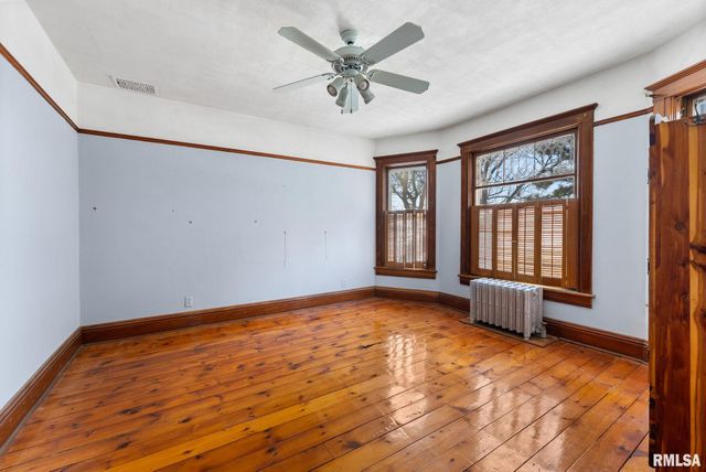 9629 N 1000th Avenue, Cambridge, IL 61238