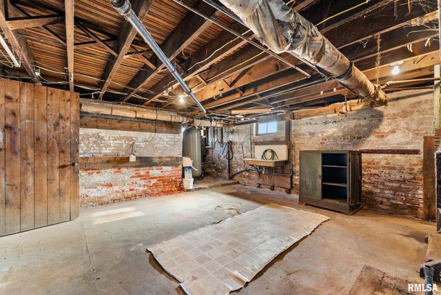 9629 N 1000th Avenue, Cambridge, IL 61238