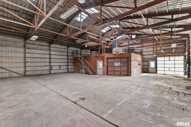 9629 N 1000th Avenue, Cambridge, IL 61238