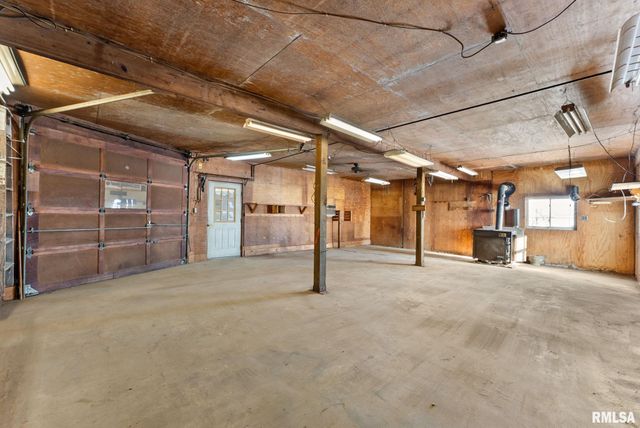 9629 N 1000th Avenue, Cambridge, IL 61238