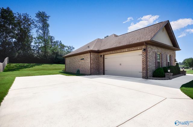 134 Lewis Vann Drive, Hazel Green, AL 35750