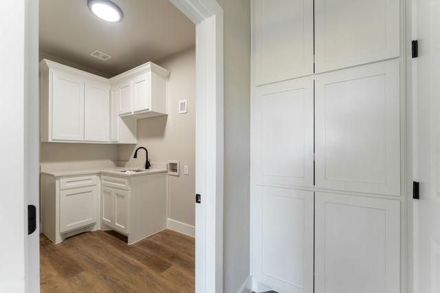 9100 Cherokee Court, Rio Vista, TX 76093