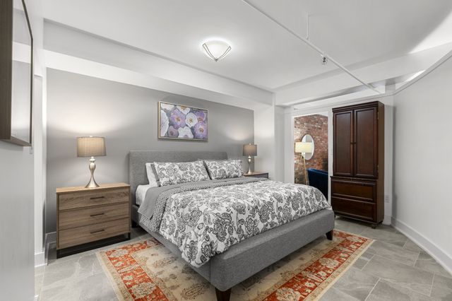 700 Church St Apt 305, Nashville, TN 37203