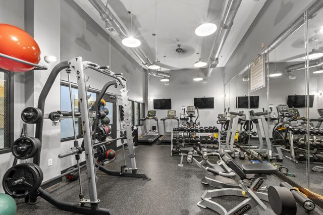 700 Church St Apt 305, Nashville, TN 37203