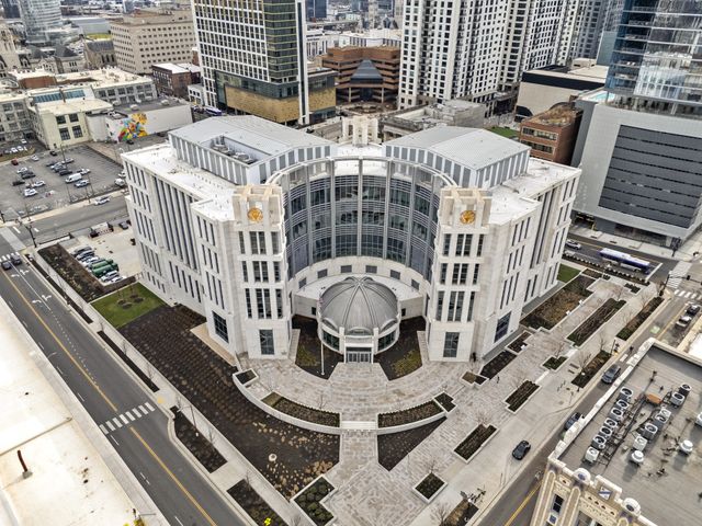 700 Church St Apt 305, Nashville, TN 37203