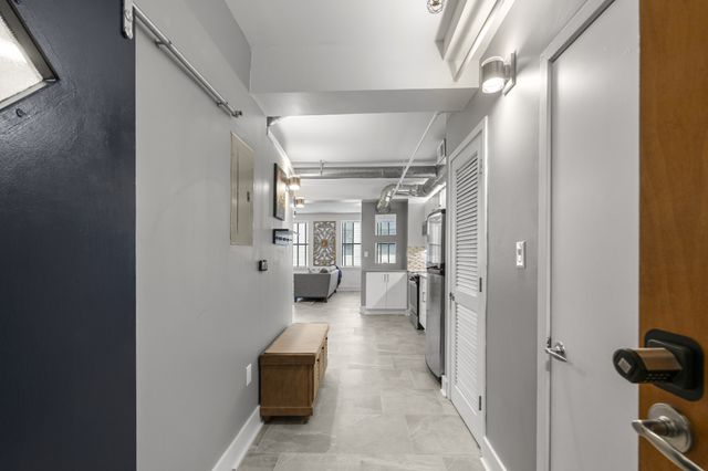 700 Church St Apt 305, Nashville, TN 37203