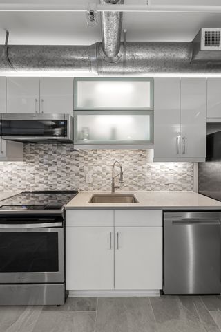 700 Church St Apt 305, Nashville, TN 37203