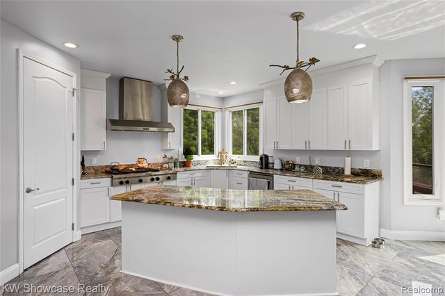 1803 Applebrook Drive, Commerce Twp, MI 48382