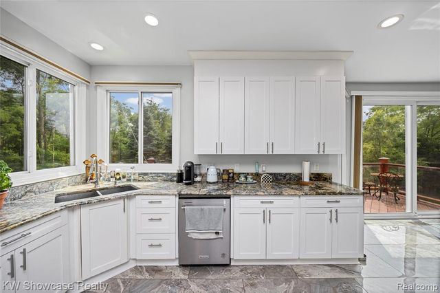 1803 Applebrook Drive, Commerce Twp, MI 48382