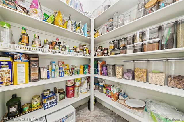1803 Applebrook Drive, Commerce Twp, MI 48382