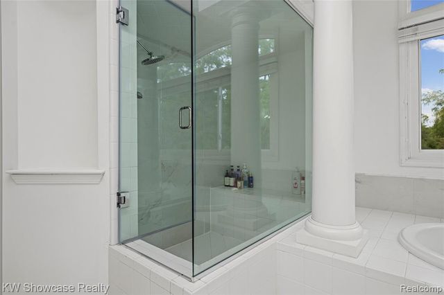 1803 Applebrook Drive, Commerce Twp, MI 48382