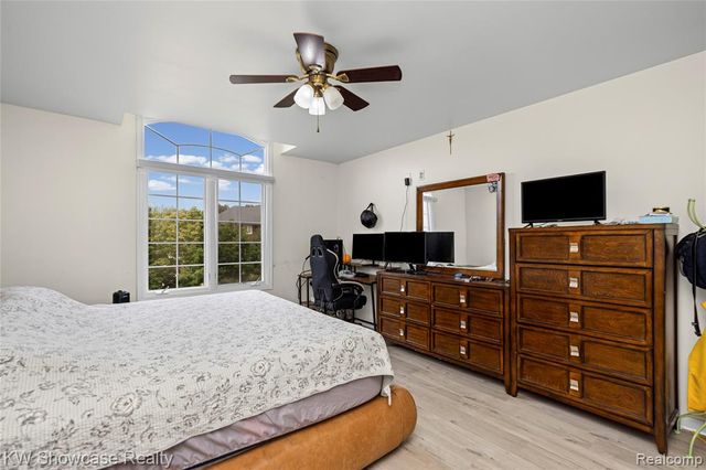 1803 Applebrook Drive, Commerce Twp, MI 48382
