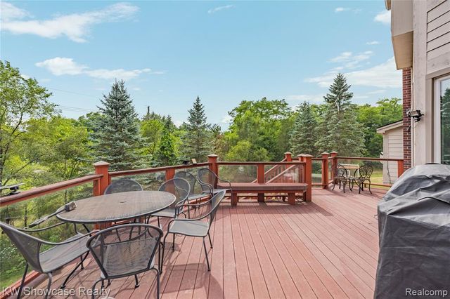 1803 Applebrook Drive, Commerce Twp, MI 48382