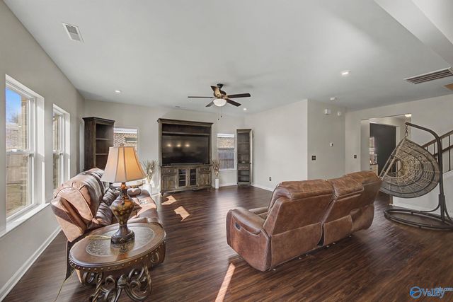 117 Ginhouse Way, Decatur, AL 35603