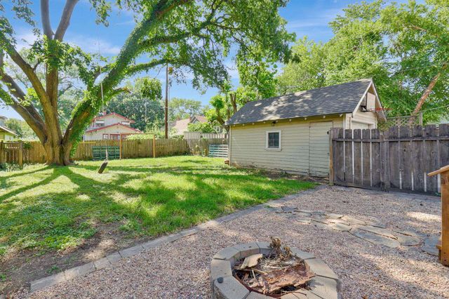 145 N Erie St, Wichita, KS 67214