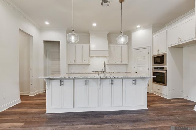 36198 Belle Parc Ave, Geismar, LA 70734