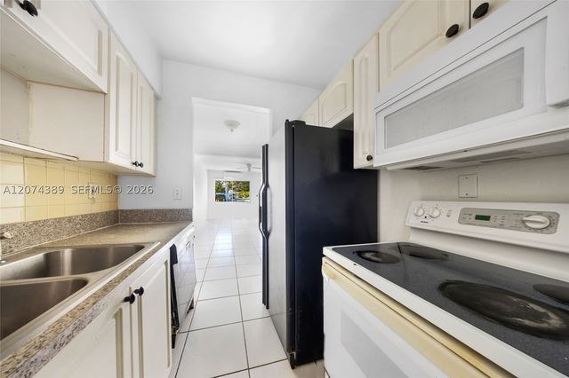 625 75th St, Miami Beach, FL 33141
