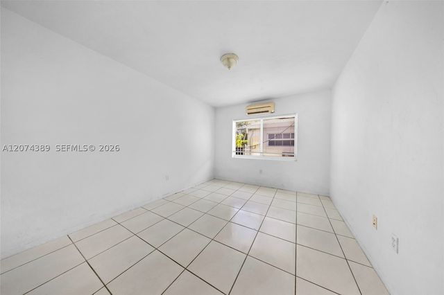 625 75th St, Miami Beach, FL 33141