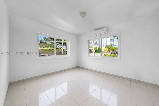 625 75th St, Miami Beach, FL 33141