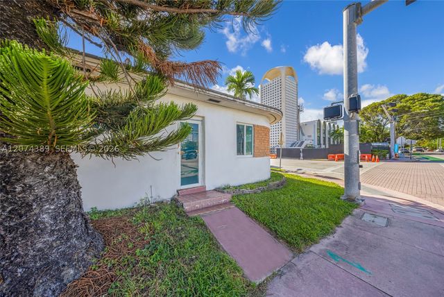 625 75th St, Miami Beach, FL 33141