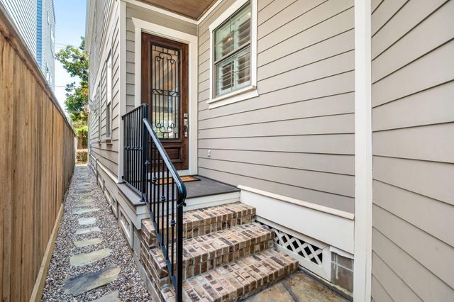 1024 Alexander Street Street, Houston, TX 77008