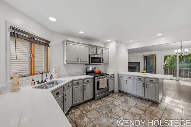 2080 W 32nd Street, Laketown Twp, MI 49423