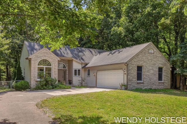 2080 W 32nd Street, Laketown Twp, MI 49423