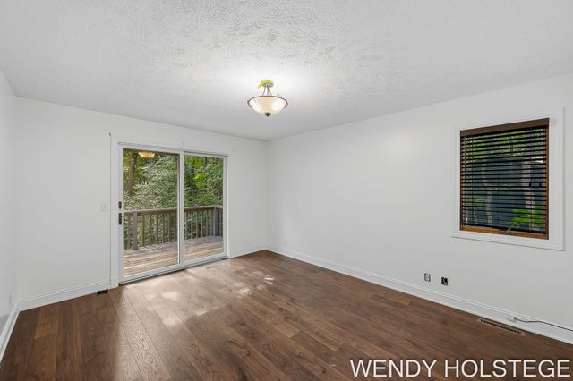 2080 W 32nd Street, Laketown Twp, MI 49423