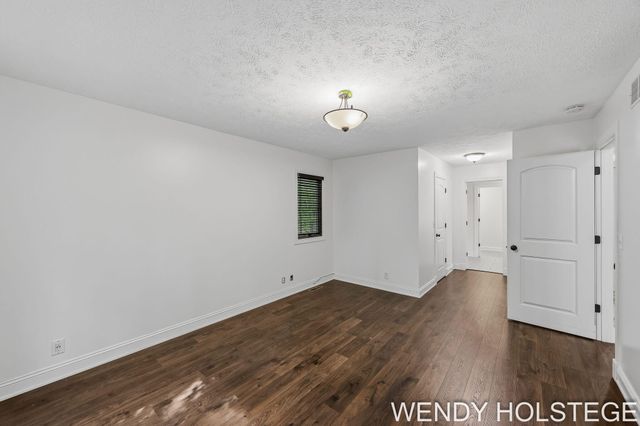 2080 W 32nd Street, Laketown Twp, MI 49423