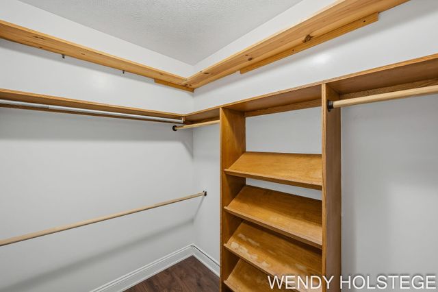 2080 W 32nd Street, Laketown Twp, MI 49423