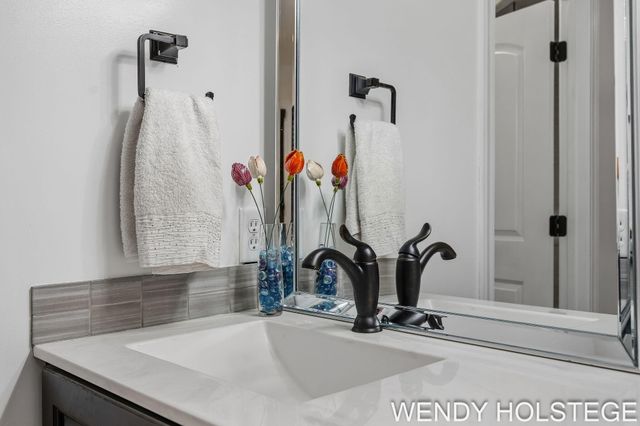 2080 W 32nd Street, Laketown Twp, MI 49423