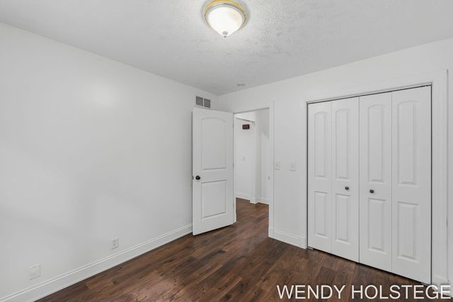2080 W 32nd Street, Laketown Twp, MI 49423