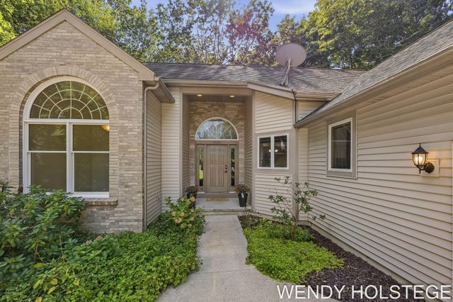 2080 W 32nd Street, Laketown Twp, MI 49423