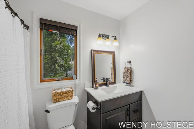 2080 W 32nd Street, Laketown Twp, MI 49423