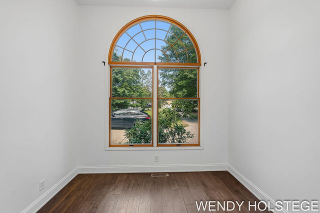 2080 W 32nd Street, Laketown Twp, MI 49423