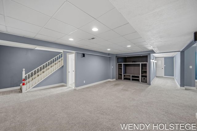 2080 W 32nd Street, Laketown Twp, MI 49423