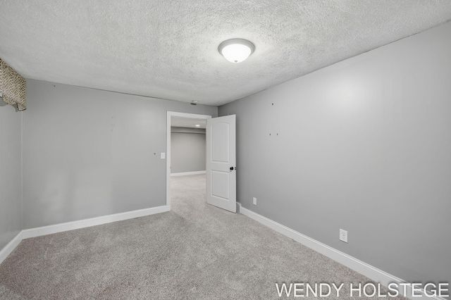 2080 W 32nd Street, Laketown Twp, MI 49423