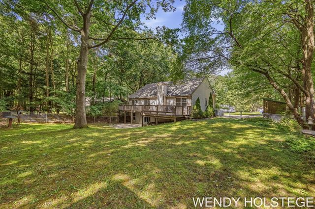 2080 W 32nd Street, Laketown Twp, MI 49423