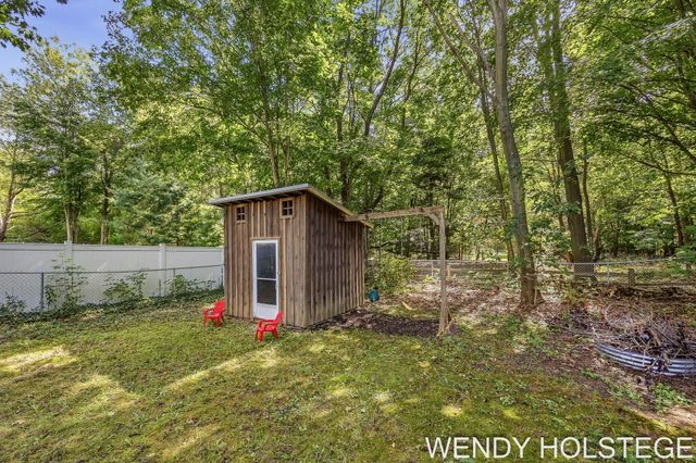 2080 W 32nd Street, Laketown Twp, MI 49423