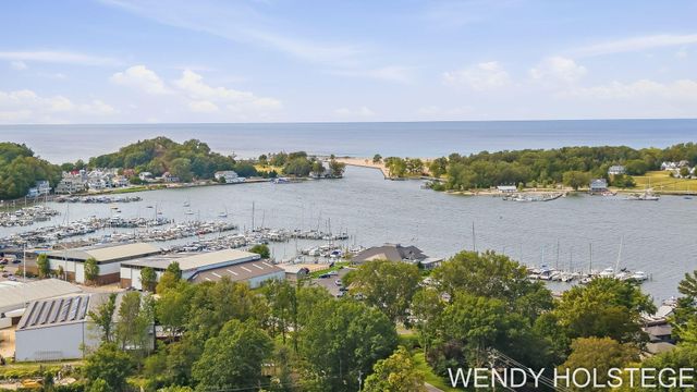 2080 W 32nd Street, Laketown Twp, MI 49423
